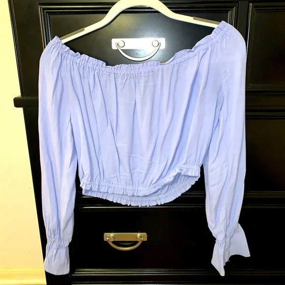 Forever 21 Women’s Off the Shoulder Crop Top - Picture 2 of 2